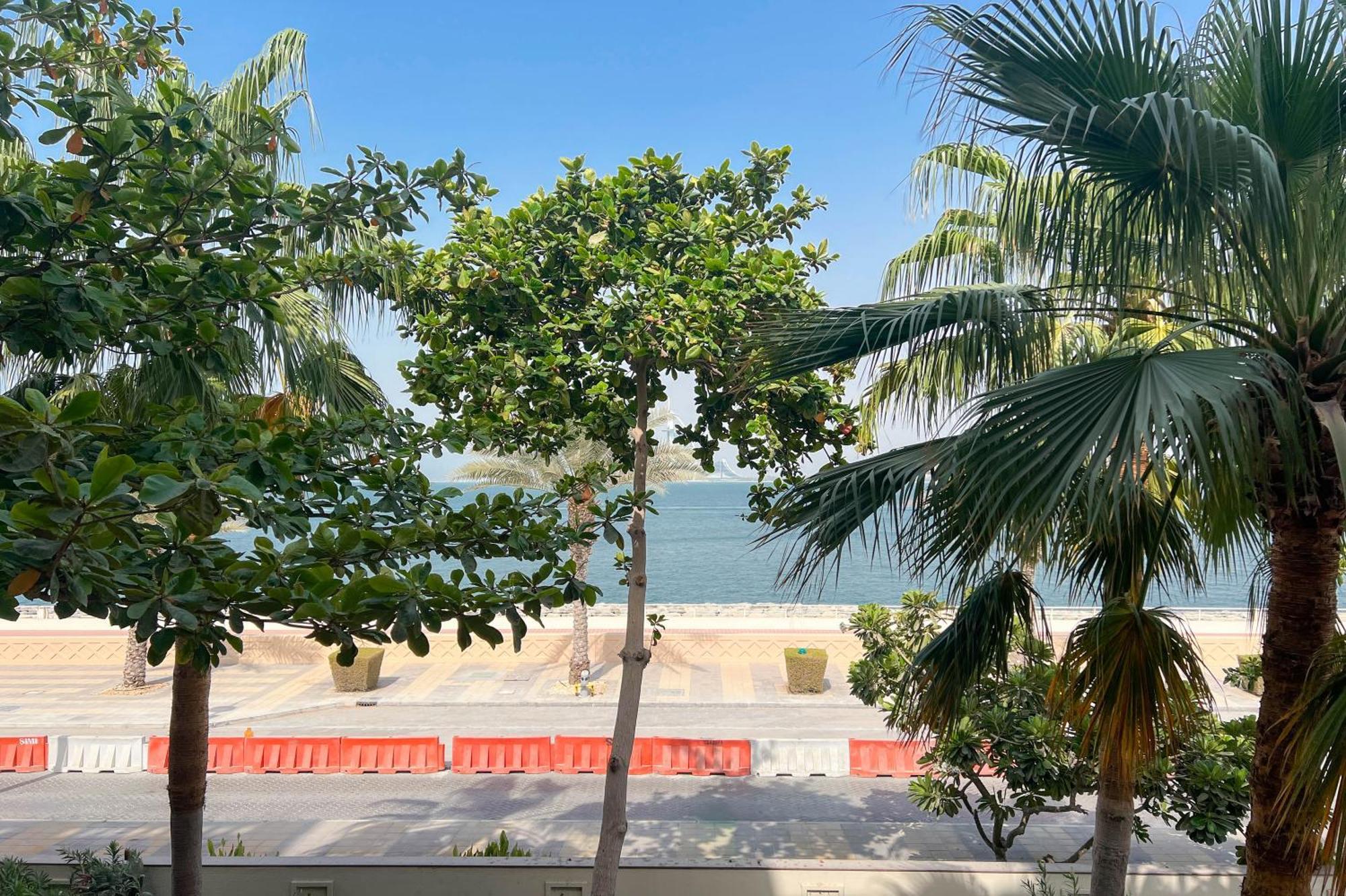 Luxe Getaways Royal Amwaj Palm Jumeirah Resort Apartment Holiday Home ดูไบ ภายนอก รูปภาพ