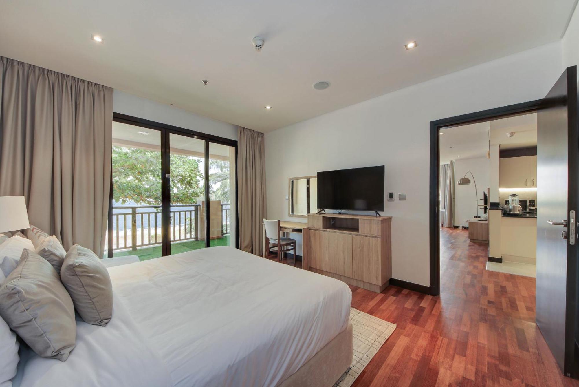 Luxe Getaways Royal Amwaj Palm Jumeirah Resort Apartment Holiday Home ดูไบ ภายนอก รูปภาพ
