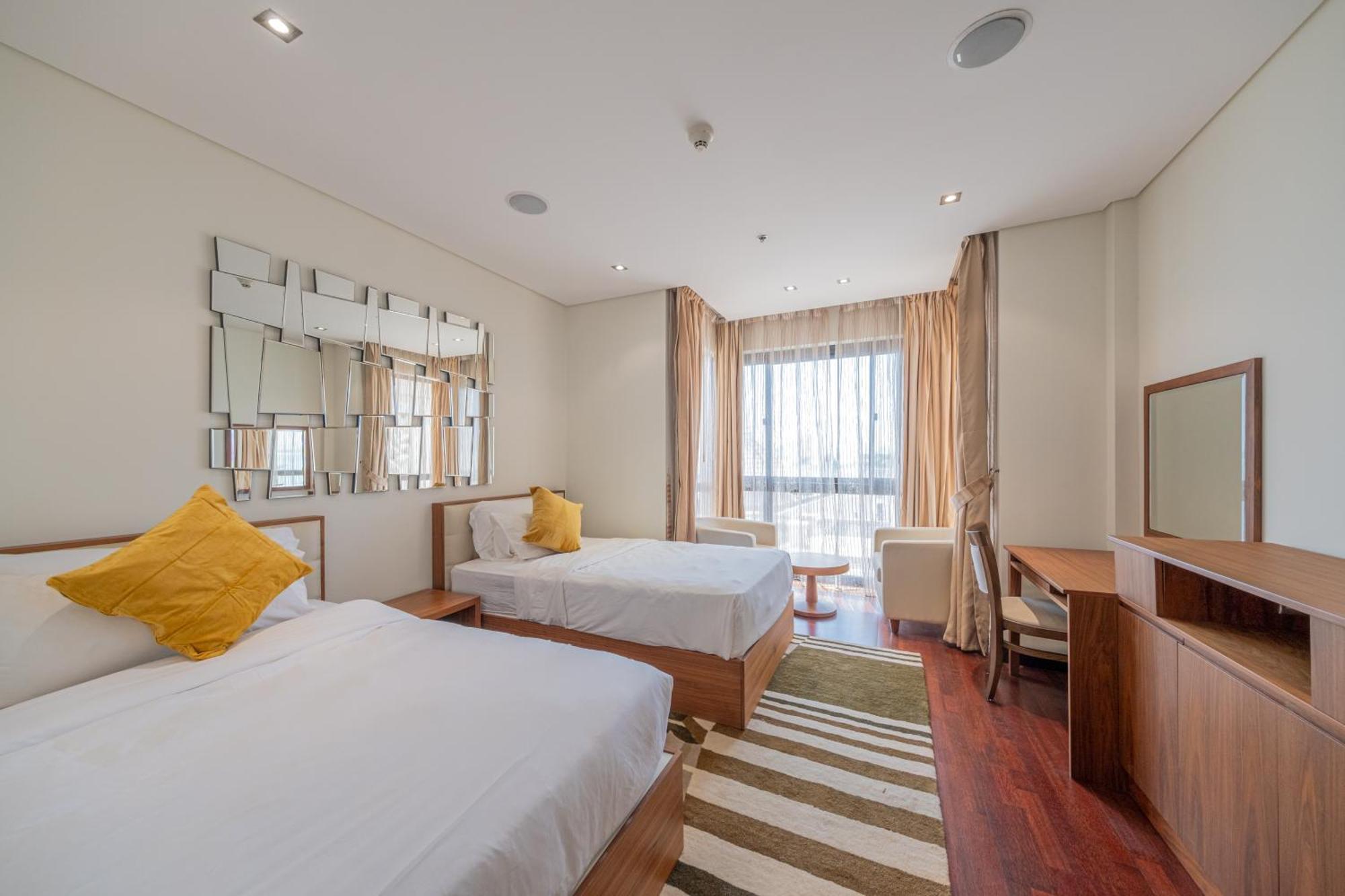 Luxe Getaways Royal Amwaj Palm Jumeirah Resort Apartment Holiday Home ดูไบ ภายนอก รูปภาพ