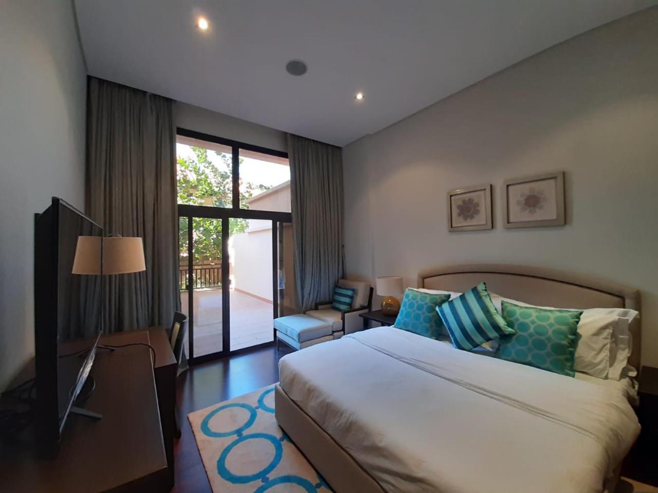 Luxe Getaways Royal Amwaj Palm Jumeirah Resort Apartment Holiday Home ดูไบ ภายนอก รูปภาพ