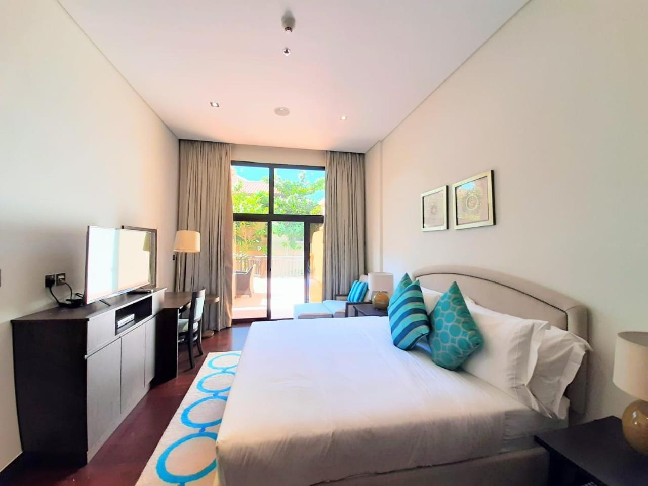 Luxe Getaways Royal Amwaj Palm Jumeirah Resort Apartment Holiday Home ดูไบ ภายนอก รูปภาพ