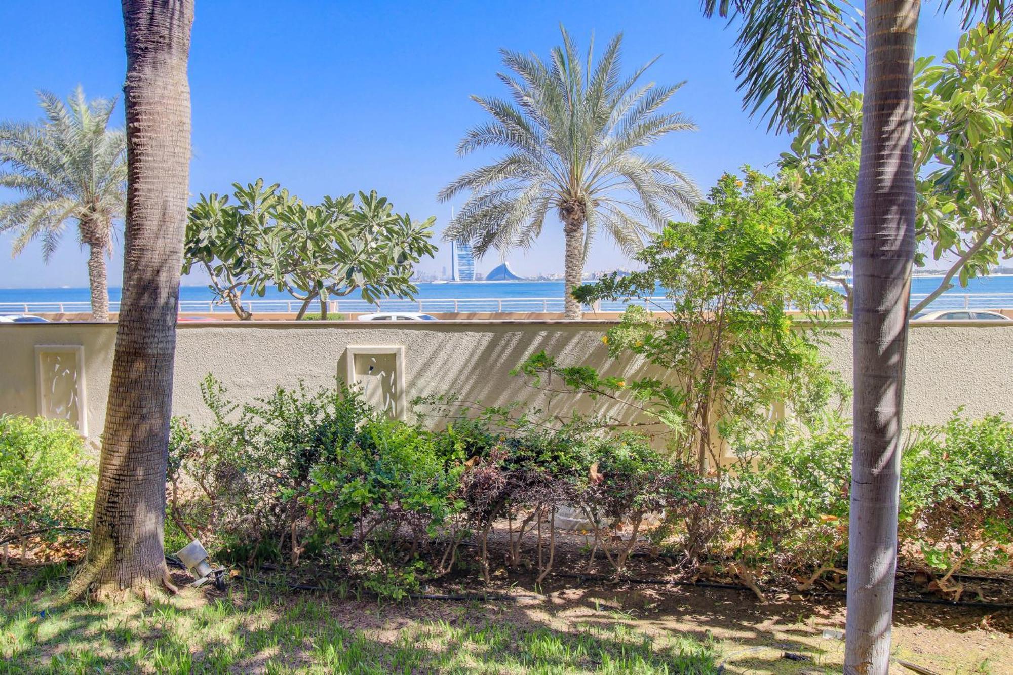 Luxe Getaways Royal Amwaj Palm Jumeirah Resort Apartment Holiday Home ดูไบ ภายนอก รูปภาพ